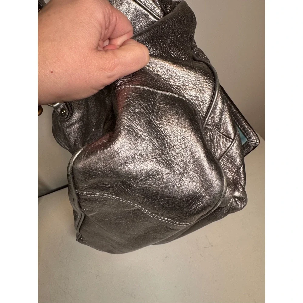 Coach Poppy Camelia Pushlock Metallic Silver Leather Shoulder Bag Tote 17924